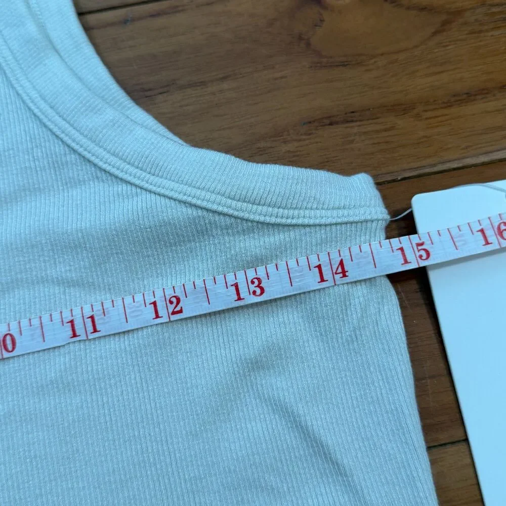 Women Lululemon Hold Tight Cropped Tank Top Bone Size 8 Athleisure Activewear